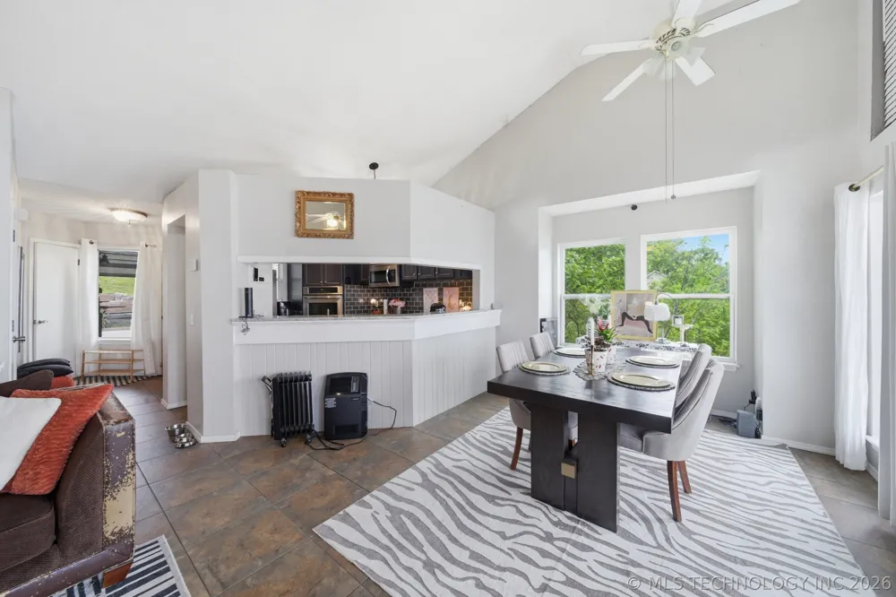 706 Villa Vista Drive Pryor, OK 74361