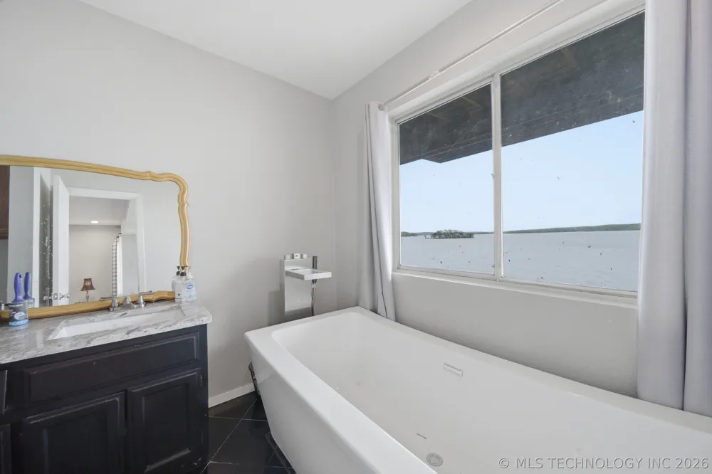 706 Villa Vista Drive Pryor, OK 74361