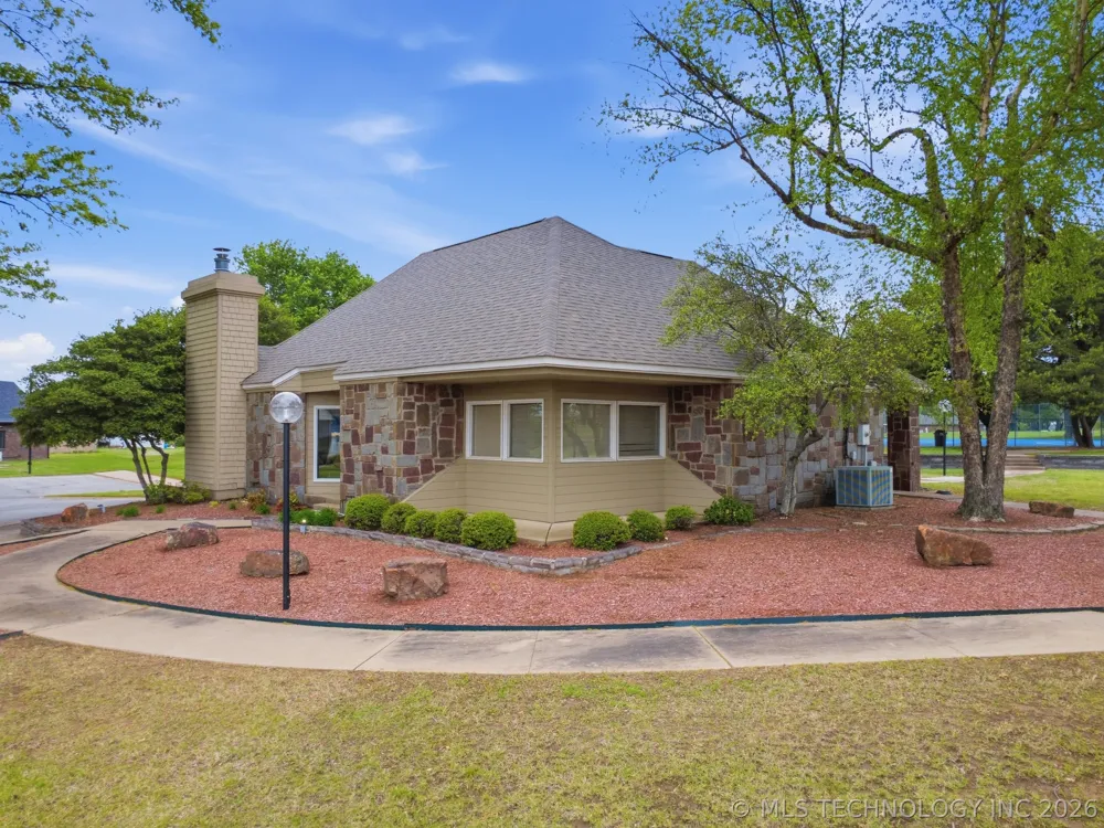 706 Villa Vista Drive Pryor, OK 74361