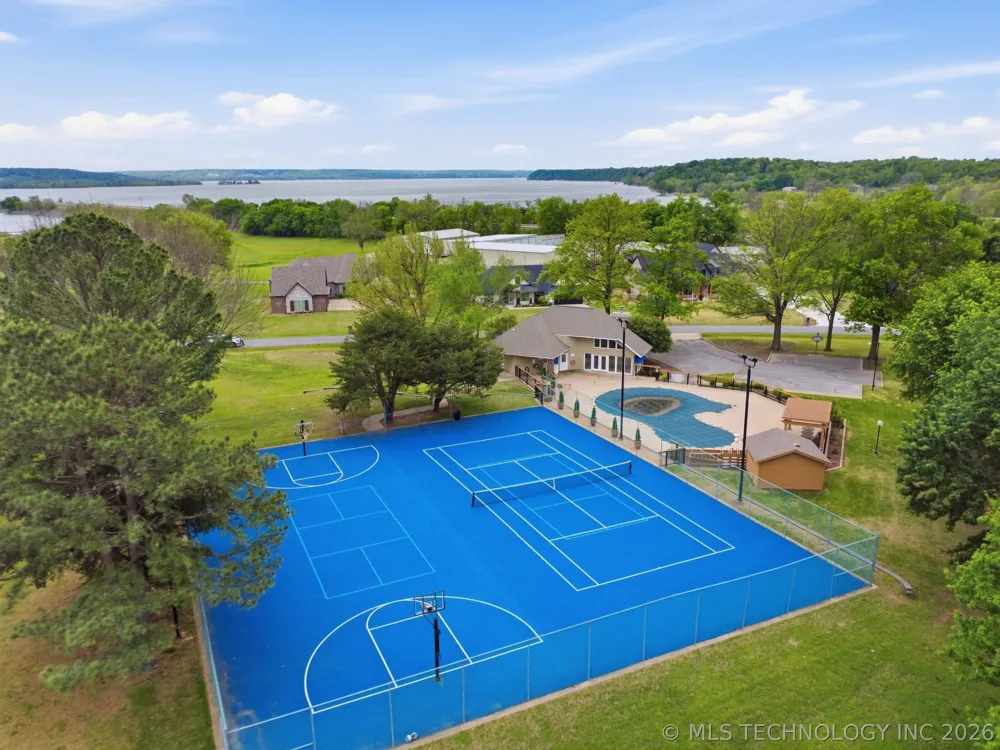 706 Villa Vista Drive Pryor, OK 74361