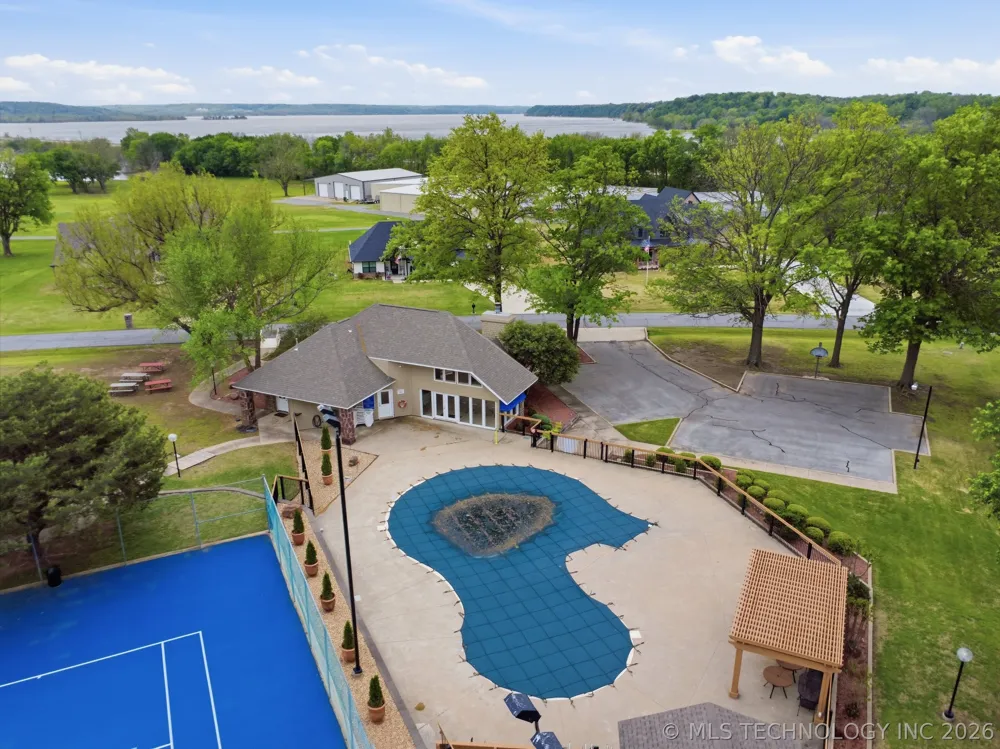 706 Villa Vista Drive Pryor, OK 74361