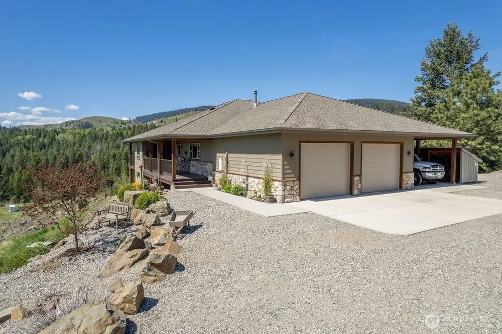 354 Vulcan Mountain Road Curlew, WA 99118