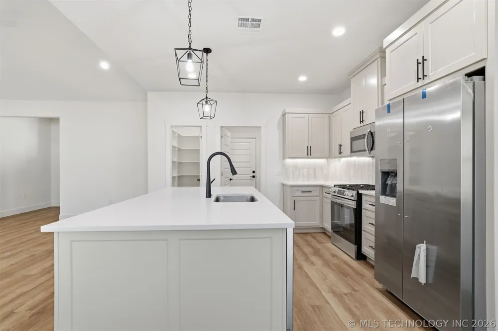1900 Boxer Lane Durant, OK 74701