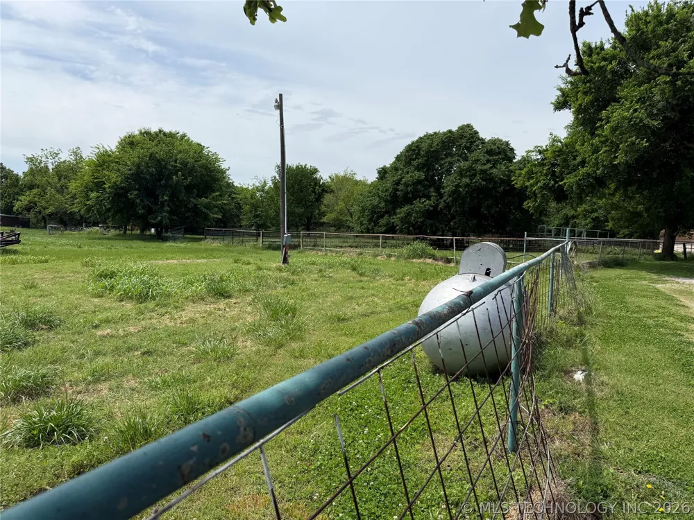 402151 W 3200 ROAD Ramona, OK 74061