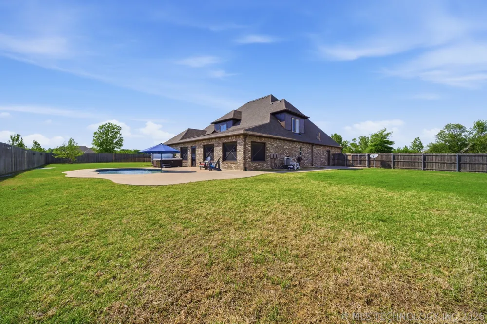 1956 E 172nd Street S Mounds, OK 74047