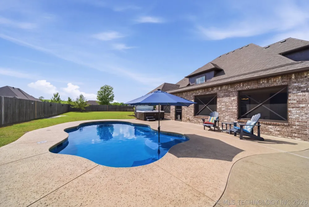 1956 E 172nd Street S Mounds, OK 74047