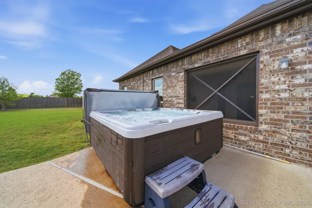 1956 E 172nd Street S Mounds, OK 74047