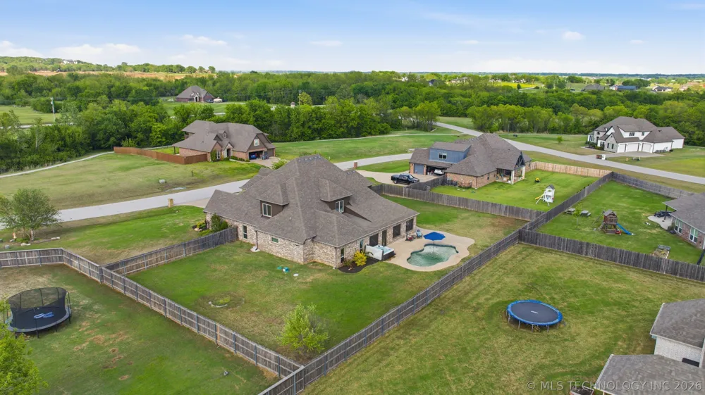 1956 E 172nd Street S Mounds, OK 74047