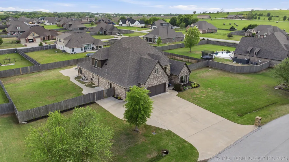 1956 E 172nd Street S Mounds, OK 74047