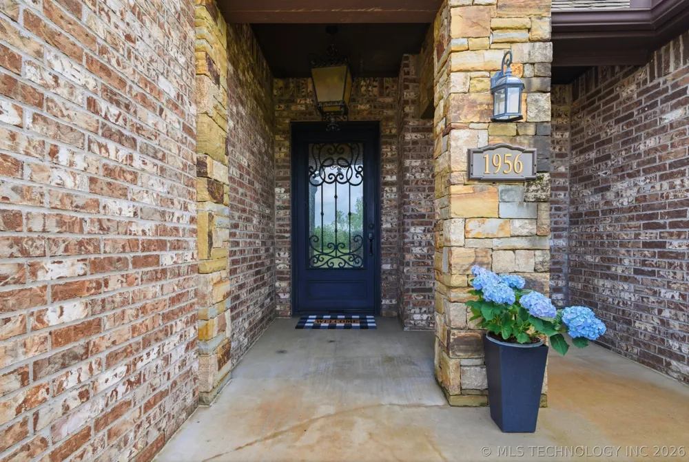 1956 E 172nd Street S Mounds, OK 74047