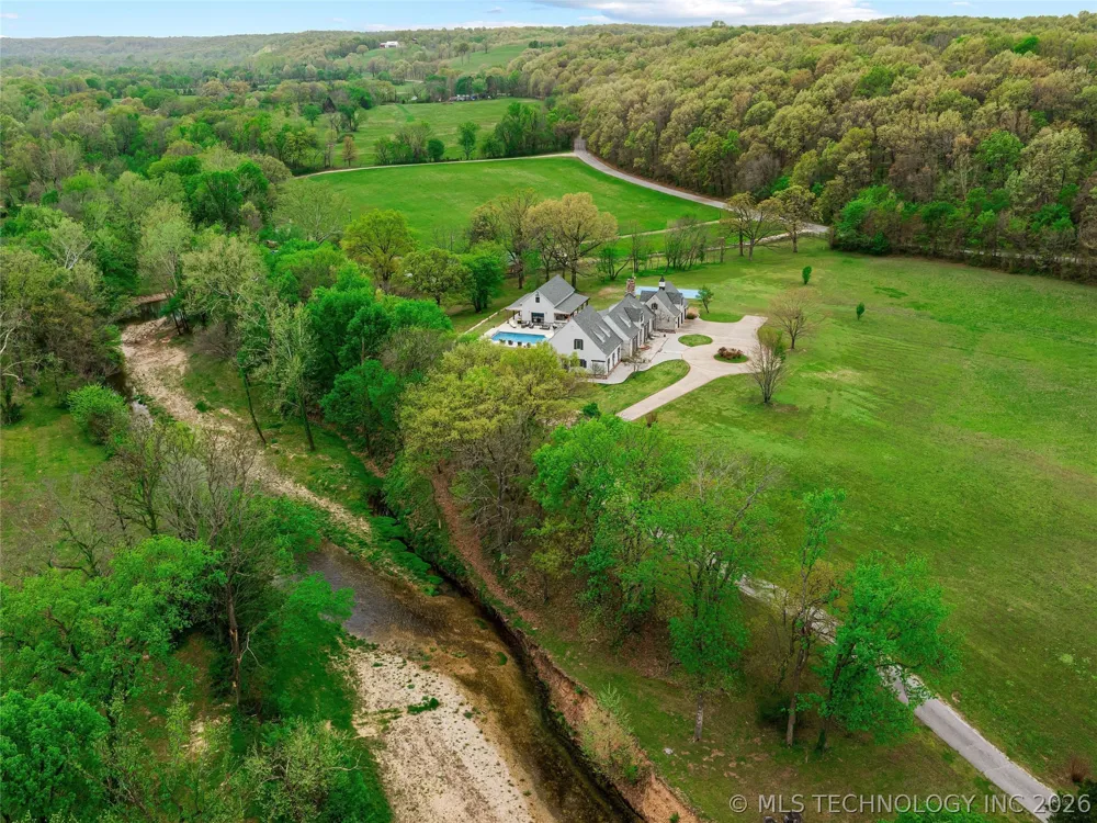 33021 S 625 ROAD Grove, OK 74344