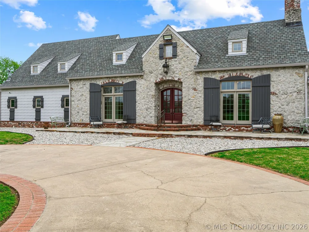 33021 S 625 ROAD Grove, OK 74344