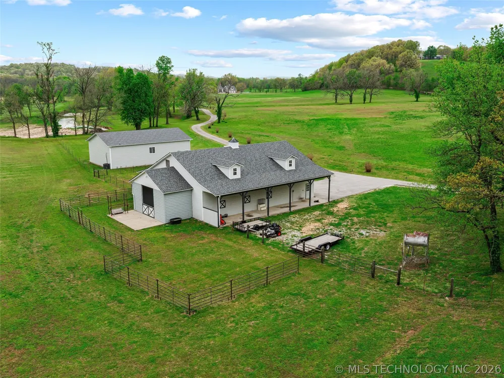 33021 S 625 ROAD Grove, OK 74344