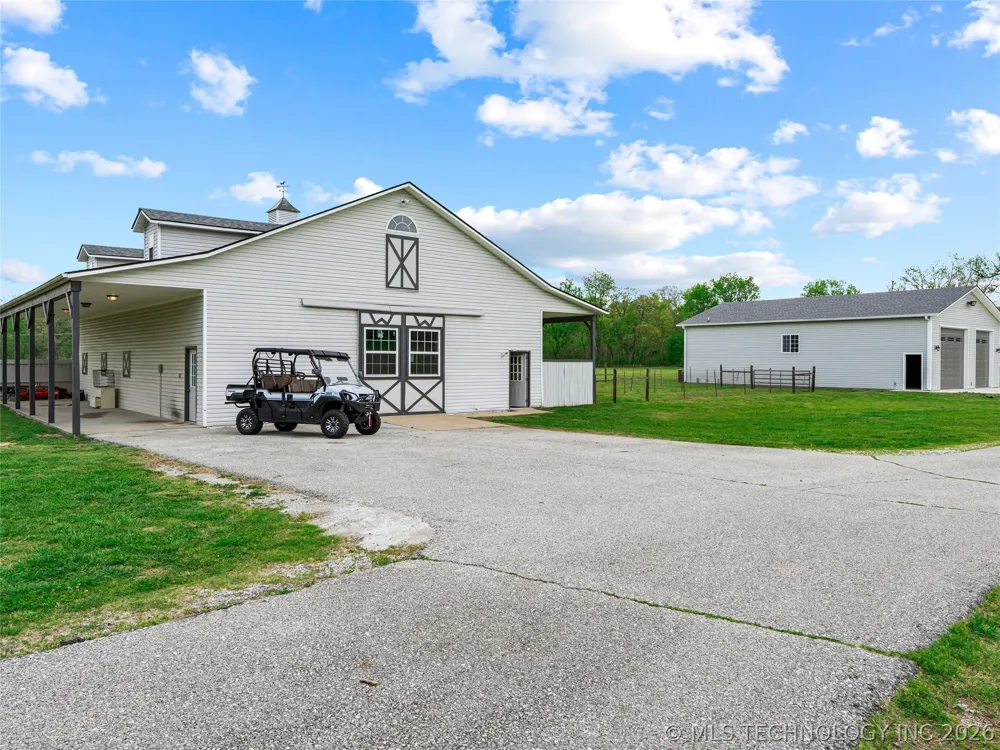 33021 S 625 ROAD Grove, OK 74344