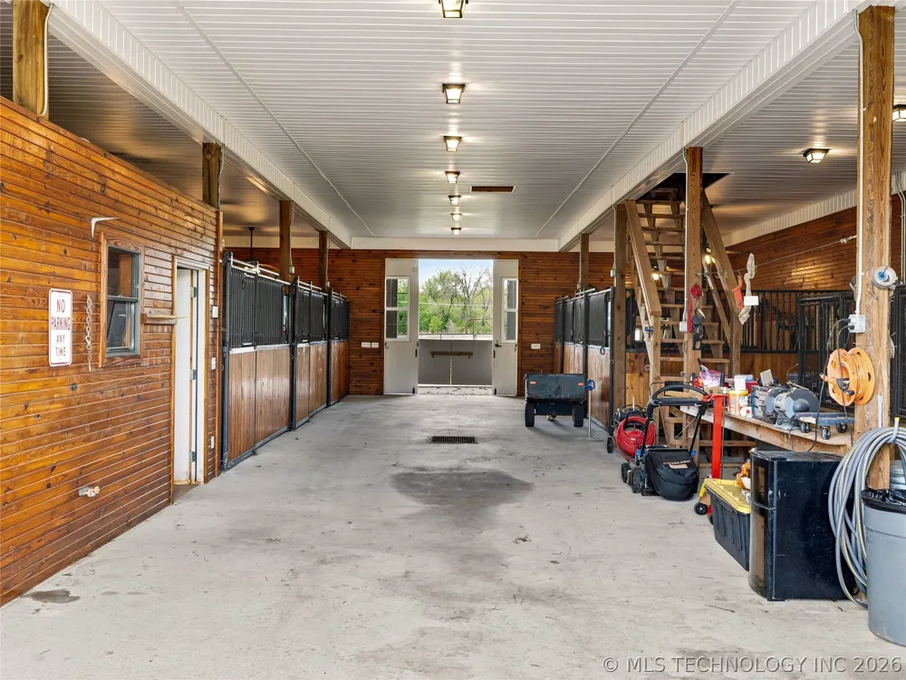 33021 S 625 ROAD Grove, OK 74344