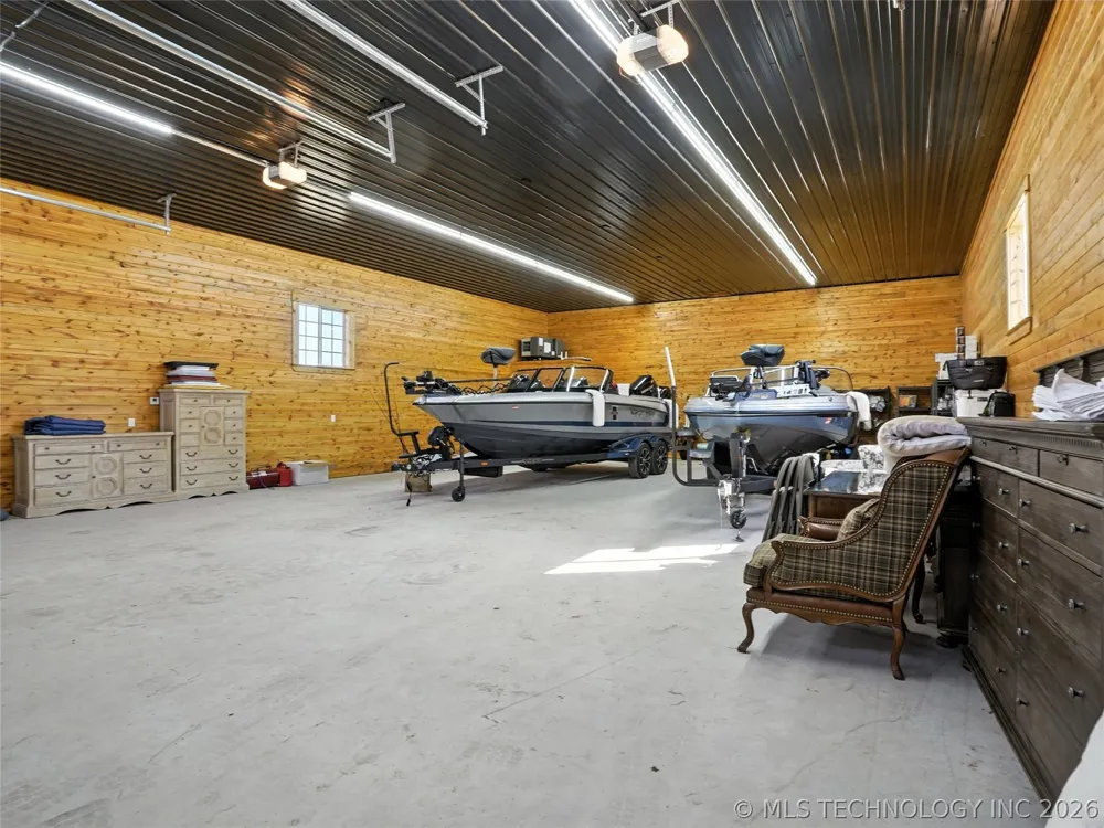 33021 S 625 ROAD Grove, OK 74344