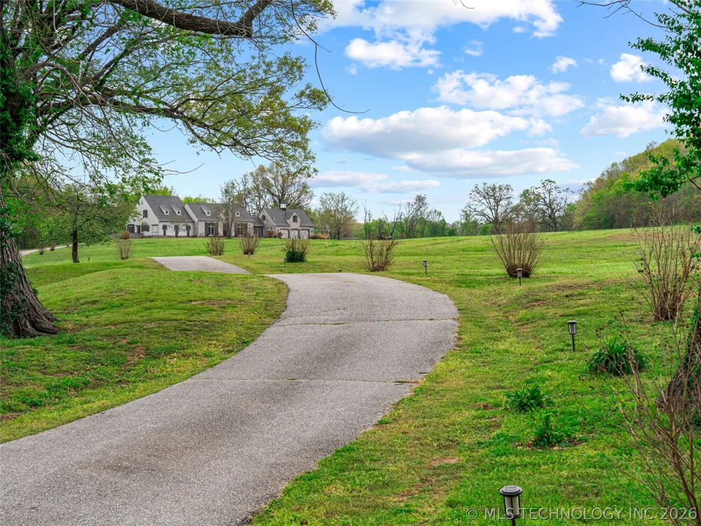 33021 S 625 ROAD Grove, OK 74344