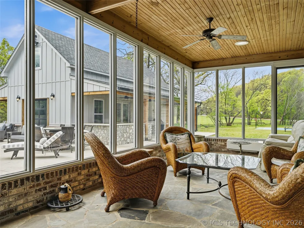 33021 S 625 ROAD Grove, OK 74344