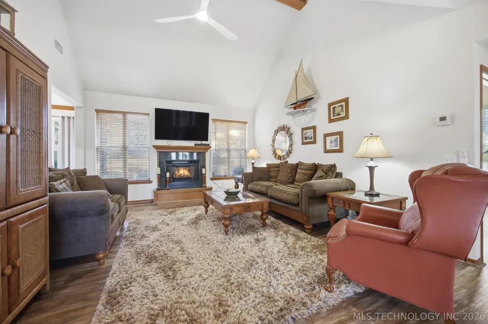 2445 Avalon Drive Eufaula, OK 74432