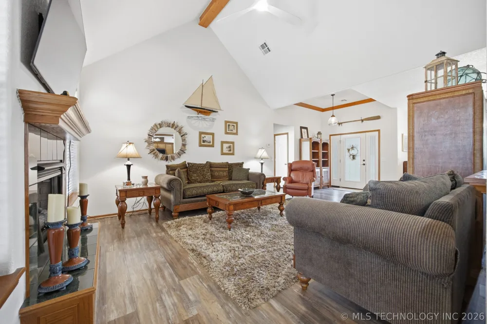 2445 Avalon Drive Eufaula, OK 74432
