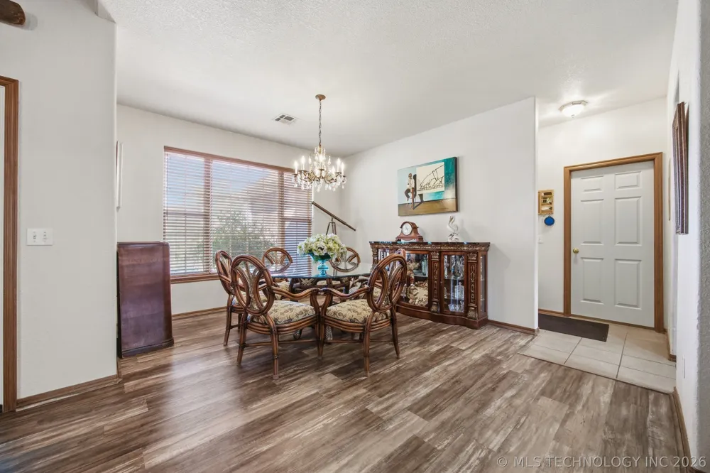 2445 Avalon Drive Eufaula, OK 74432