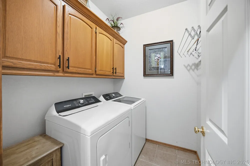 2445 Avalon Drive Eufaula, OK 74432