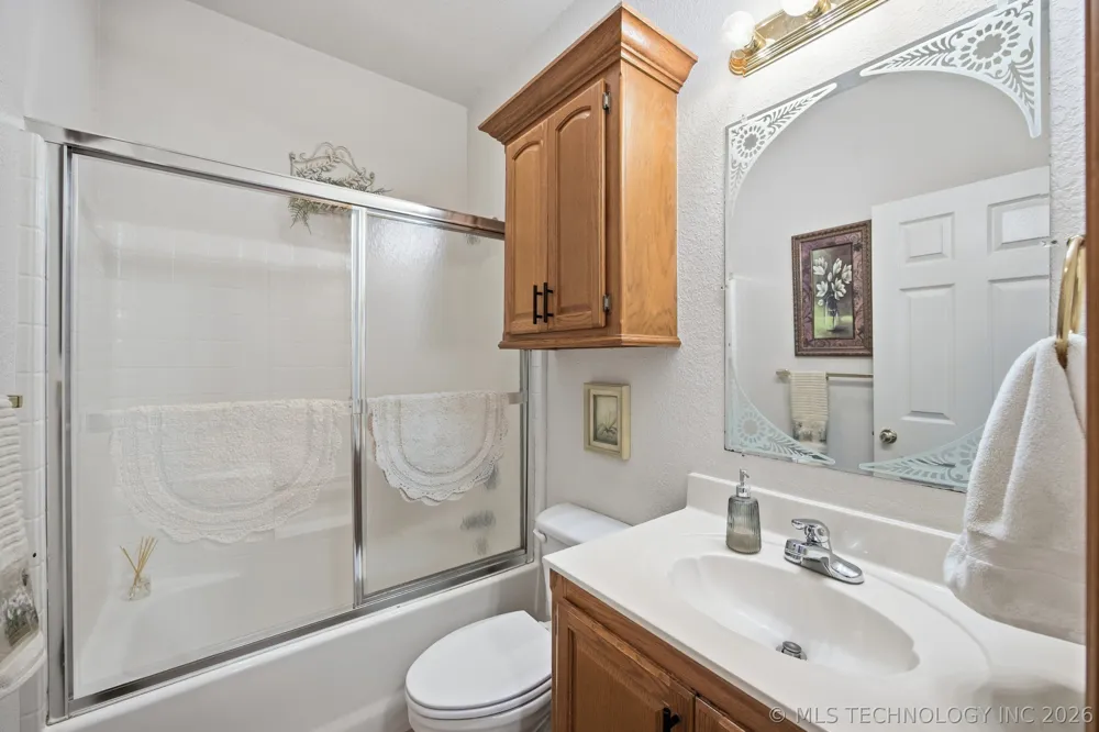 2445 Avalon Drive Eufaula, OK 74432