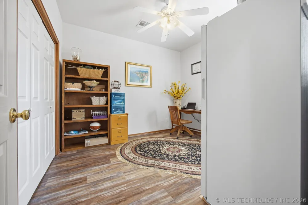 2445 Avalon Drive Eufaula, OK 74432