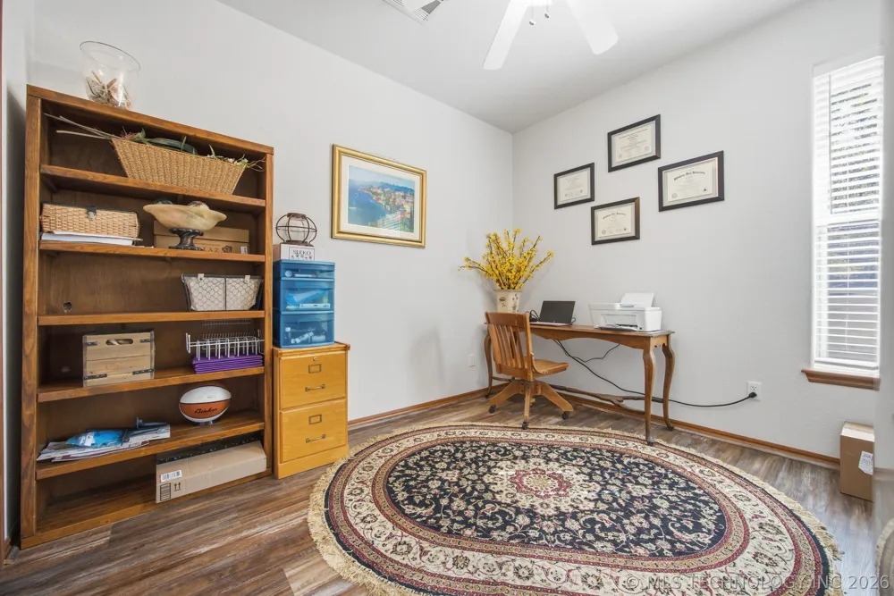 2445 Avalon Drive Eufaula, OK 74432