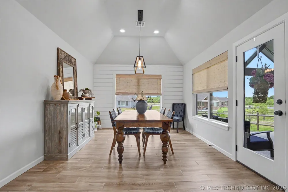 18977 E Ridgeline Road Catoosa, OK 74015