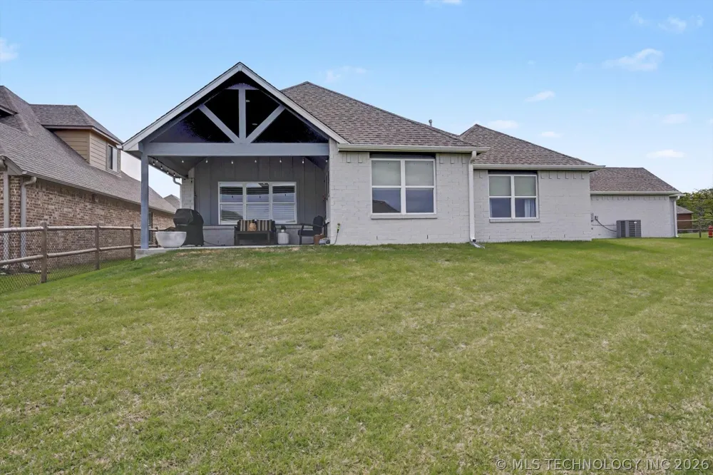 18977 E Ridgeline Road Catoosa, OK 74015