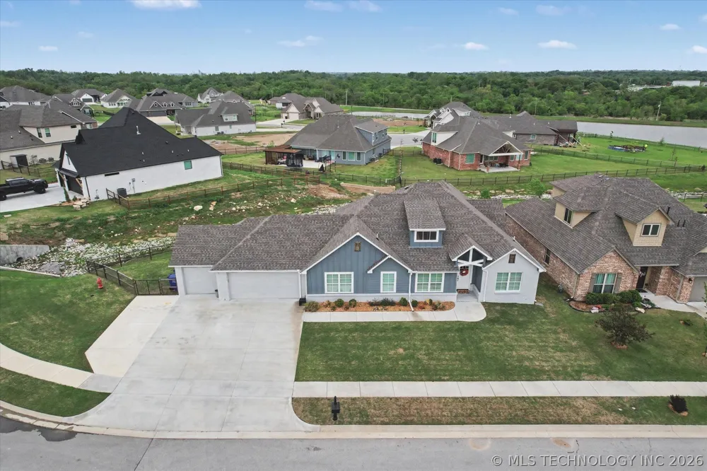 18977 E Ridgeline Road Catoosa, OK 74015
