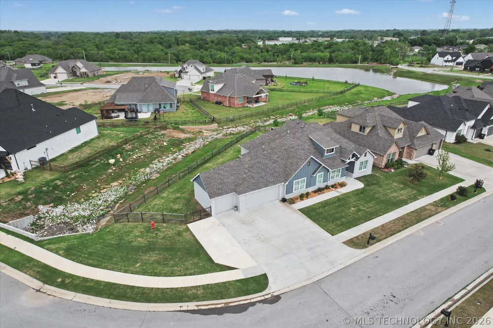 18977 E Ridgeline Road Catoosa, OK 74015
