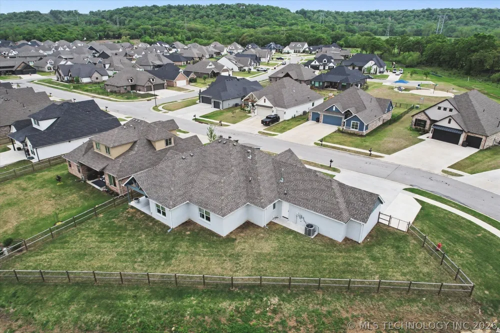 18977 E Ridgeline Road Catoosa, OK 74015