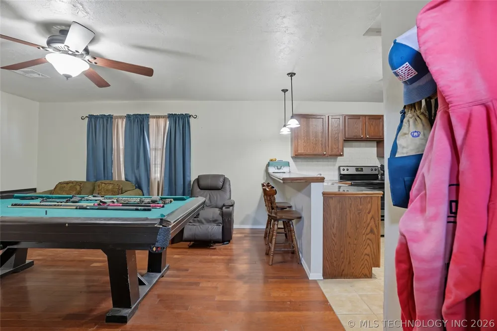 63176 E 282 ROAD Grove, OK 74344