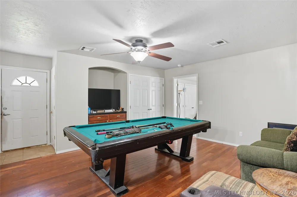 63176 E 282 ROAD Grove, OK 74344