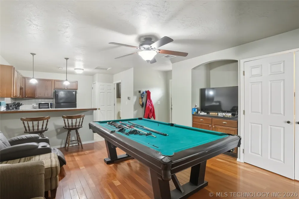 63176 E 282 ROAD Grove, OK 74344