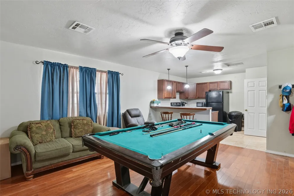 63176 E 282 ROAD Grove, OK 74344