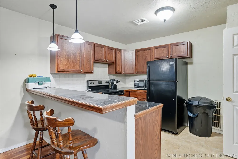 63176 E 282 ROAD Grove, OK 74344