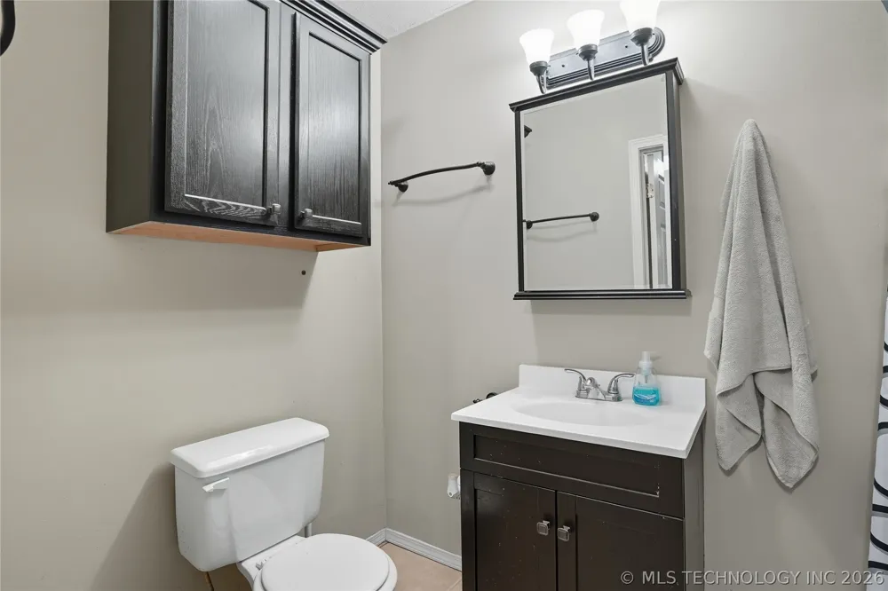 63176 E 282 ROAD Grove, OK 74344