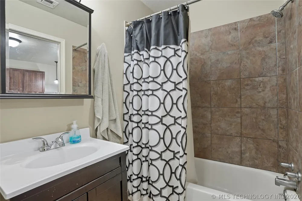 63176 E 282 ROAD Grove, OK 74344