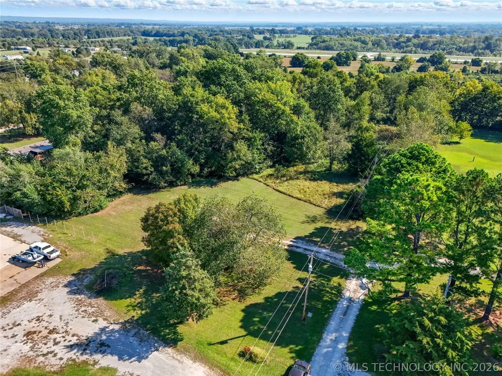 63176 E 282 ROAD Grove, OK 74344