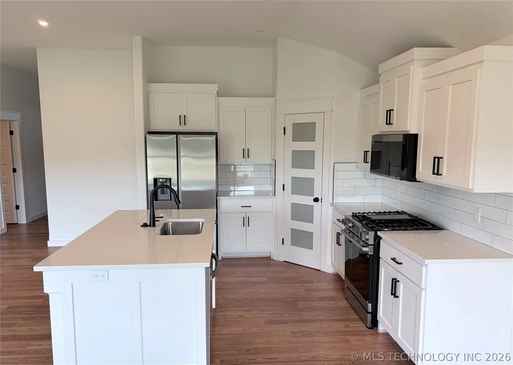 10948 S 271st EastAvenue S Coweta, OK 74429