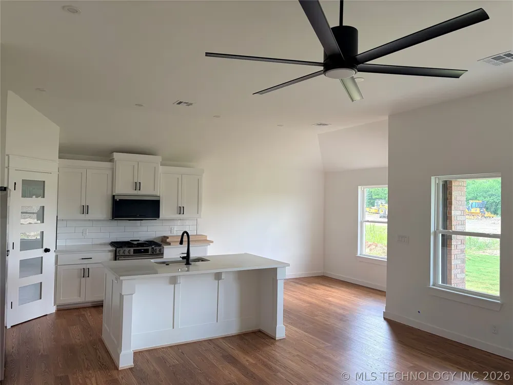 10948 S 271st EastAvenue S Coweta, OK 74429