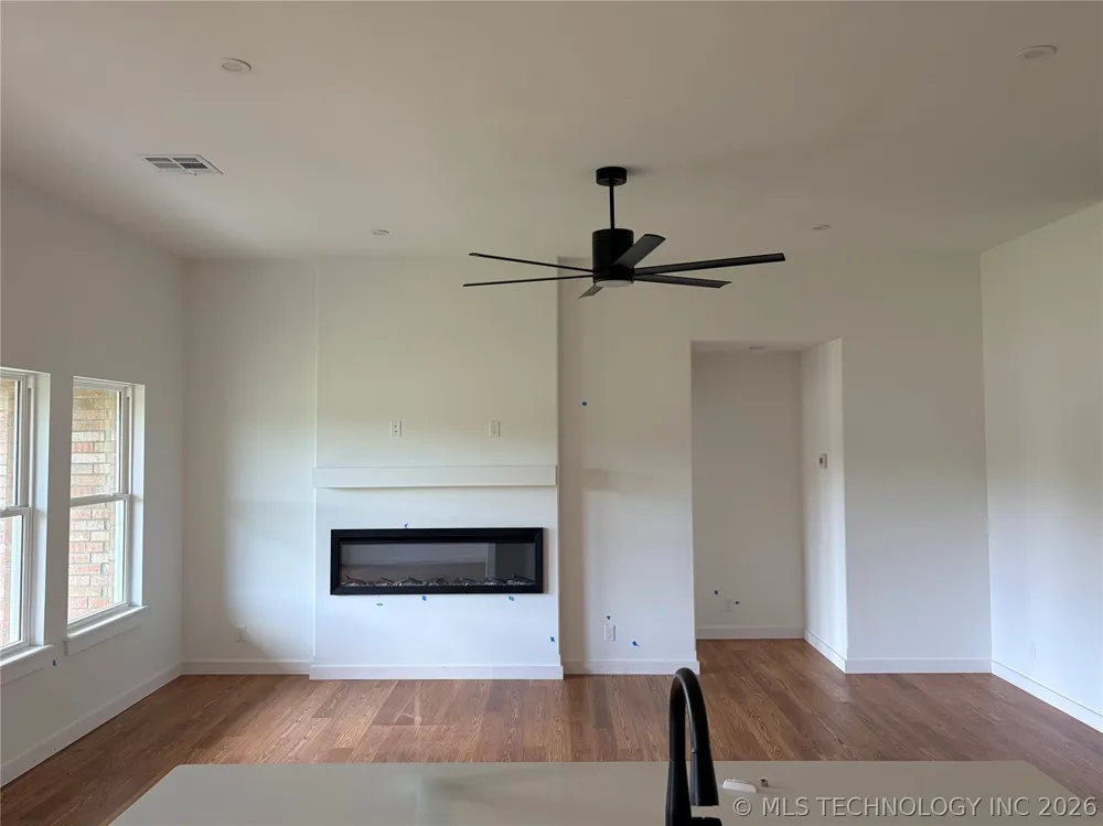10948 S 271st EastAvenue S Coweta, OK 74429