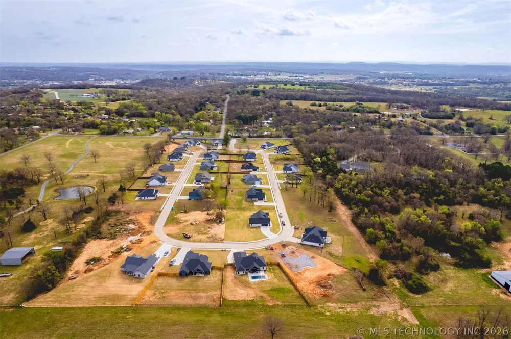 16860 W Sierra Tahlequah, OK 74464