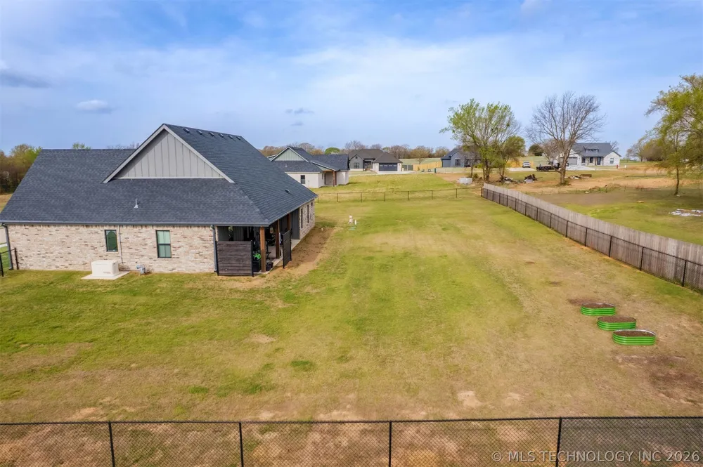 16860 W Sierra Tahlequah, OK 74464