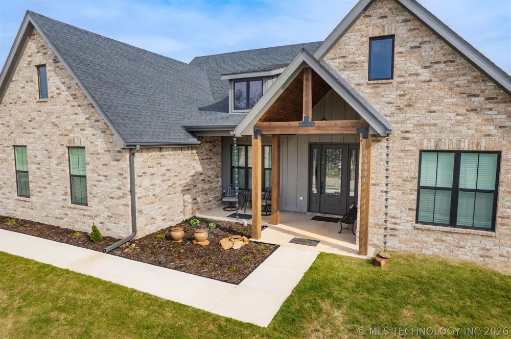16860 W Sierra Tahlequah, OK 74464