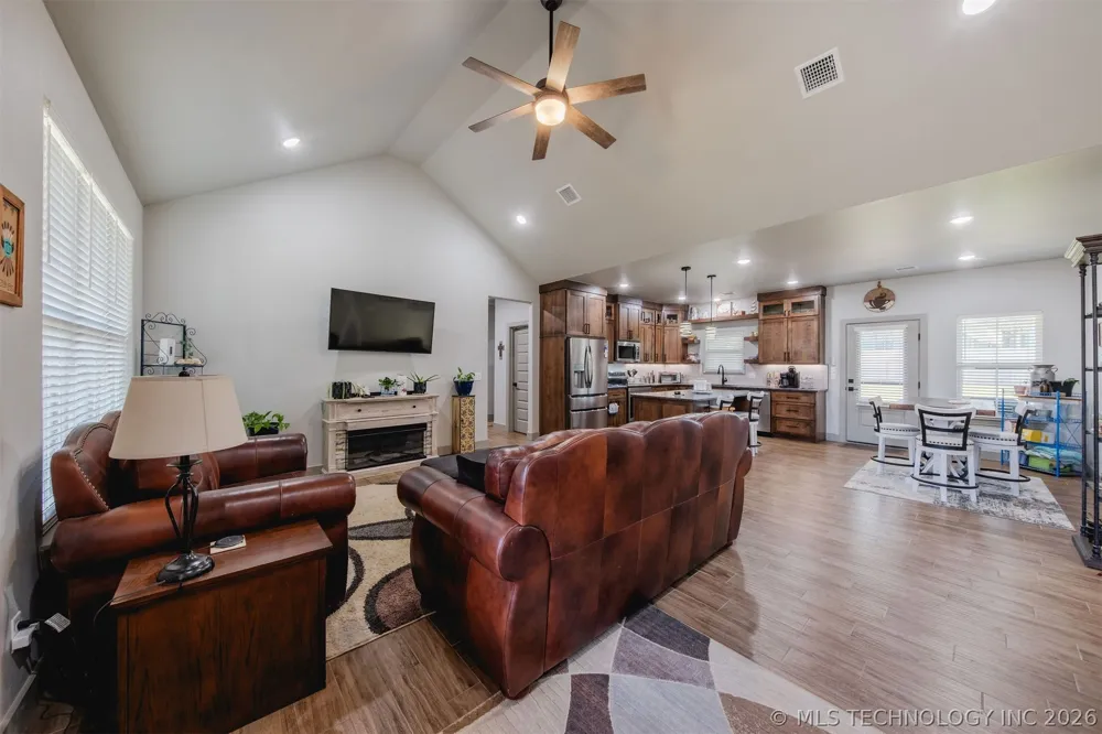 16860 W Sierra Tahlequah, OK 74464
