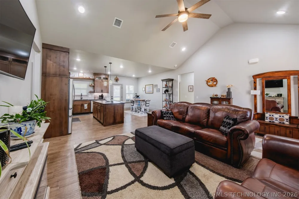 16860 W Sierra Tahlequah, OK 74464